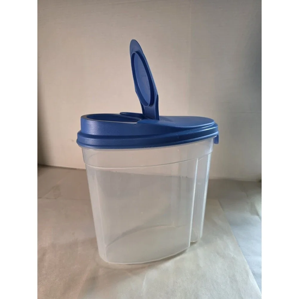 VTG Rubbermaid Servin Saver #4 Cereal Storage/ Pitcher 3.5 Qt Blue w/Lid